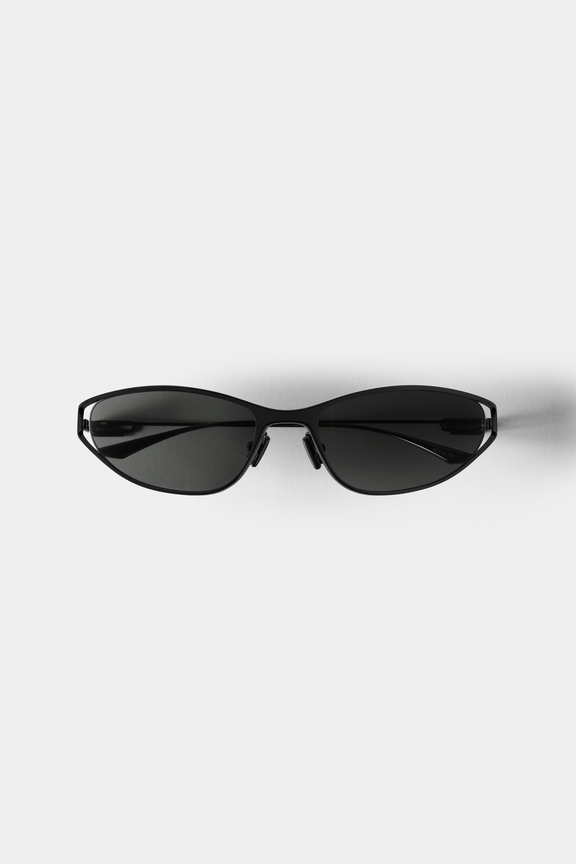THE PAPER CLIP 01 SUNGLASSES - Black - Black